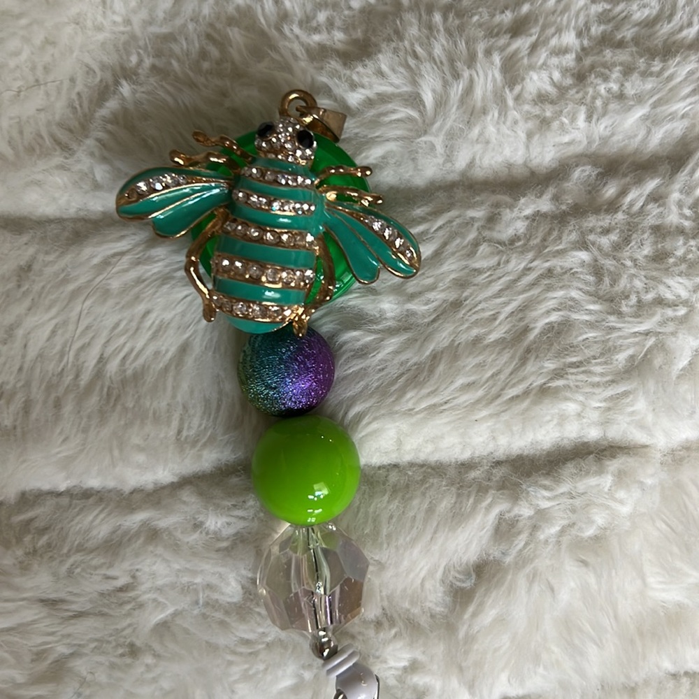 Green 🐝 bee badge reel